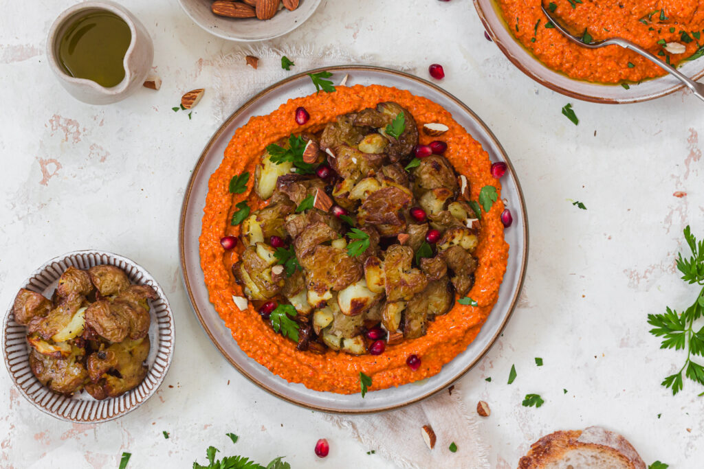 Romesco with roasted potatoes - Zaytoun